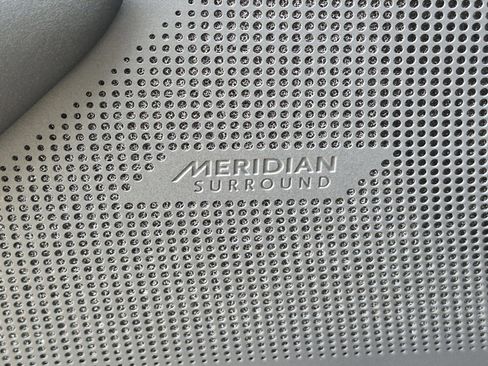 New 2026 Land Rover Range Rover Velar Dynamic SE image 23