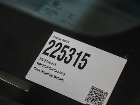 Used 2025 BMW iX xDrive50 w/ Premium Package image 27