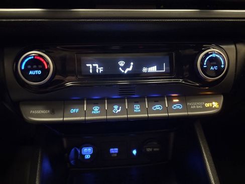 Used 2022 Hyundai Kona SEL w/ Convenience Package image 19