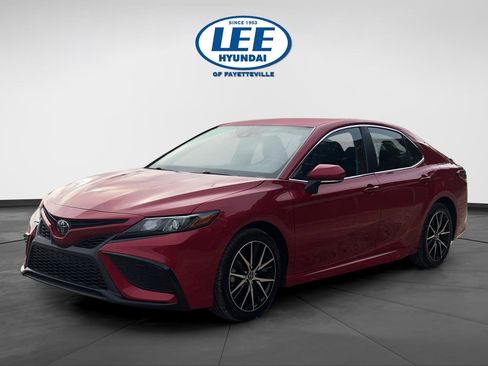 Used 2023 Toyota Camry SE image 8