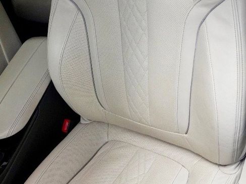 Used 2018 BMW 540i image 4