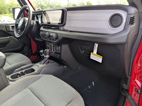 New 2025 Jeep Wrangler Unlimited Sport image 30