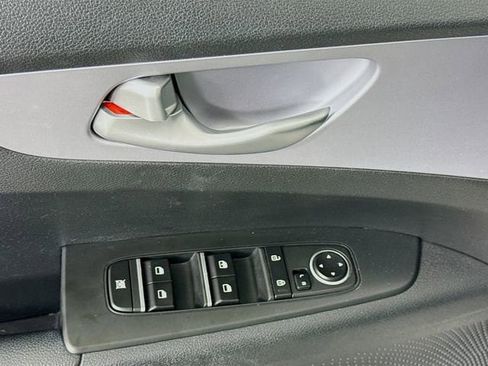 Used 2024 Kia Forte LXS FWD image 17