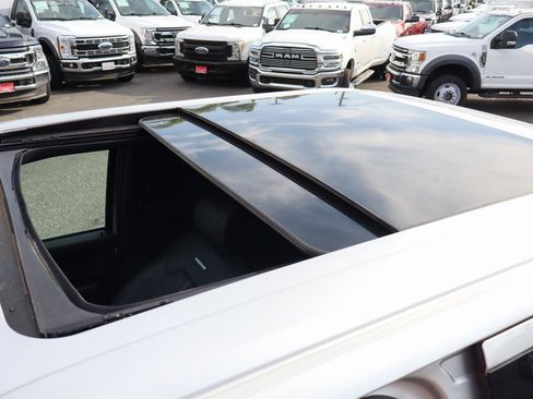 Used 2016 Ford F150 Platinum w/ Equipment Group 701A Luxury image 28