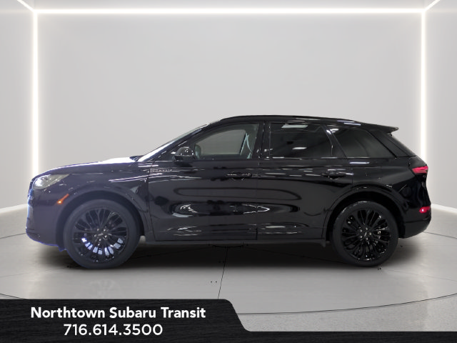 Used 2025 Lincoln Corsair Reserve w/ Equipment Group 202A AWD/4WD image 2