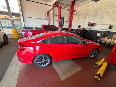 Used 2021 Honda Civic EX image 2