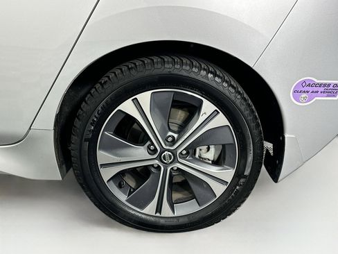 Used 2019 Nissan Leaf SV Plus w/ SV Plus Technology Package image 11