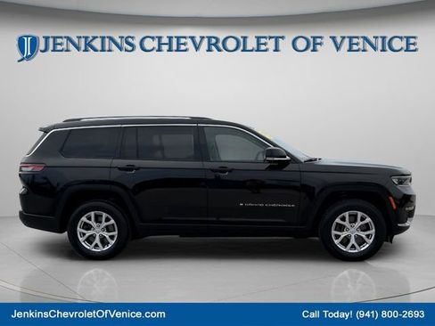 Used 2022 Jeep Grand Cherokee L Limited w/ Luxury Tech Group II image 3