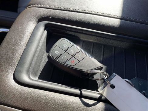 Used 2022 Chevrolet Tahoe Z71 w/ Z71 Off-Road Package image 34