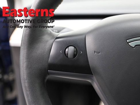 Used 2021 Tesla Model 3 Standard Range Plus image 15