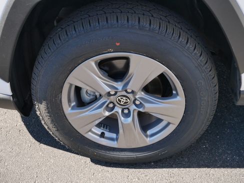 Certified 2025 Toyota RAV4 XLE AWD/4WD image 15