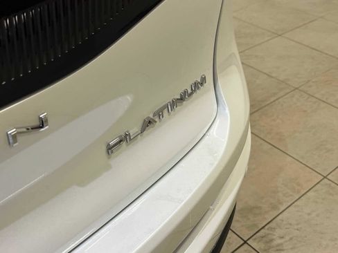 New 2026 Toyota Crown Platinum image 6