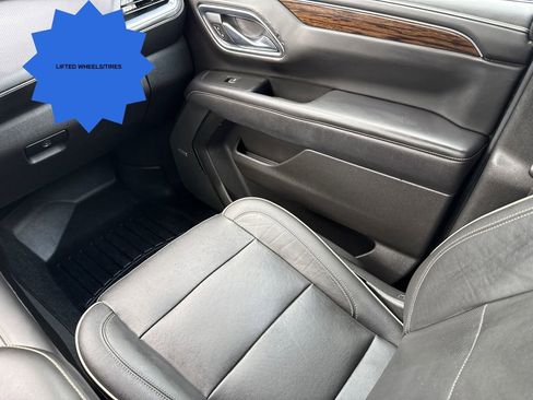 Used 2021 Chevrolet Suburban Premier AWD/4WD image 16