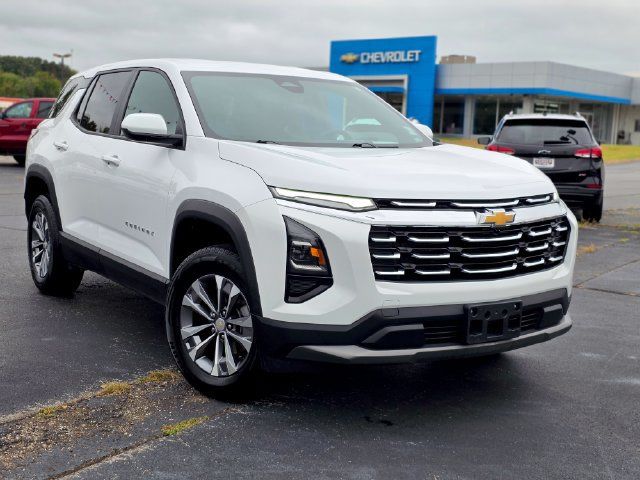Used 2026 Chevrolet Equinox LT FWD image 2