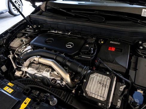 Used 2025 Mercedes-Benz GLB 250 image 31