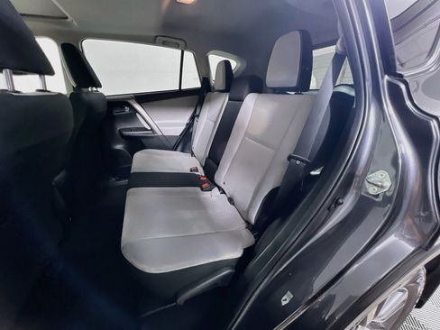 Used 2018 Toyota RAV4 XLE AWD/4WD image 29
