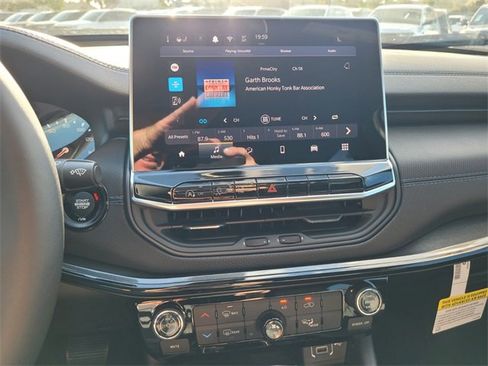 Used 2026 Jeep Compass Latitude image 21