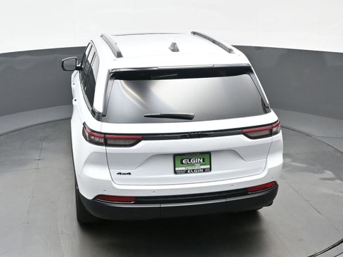 New 2025 Jeep Grand Cherokee Altitude AWD/4WD image 20