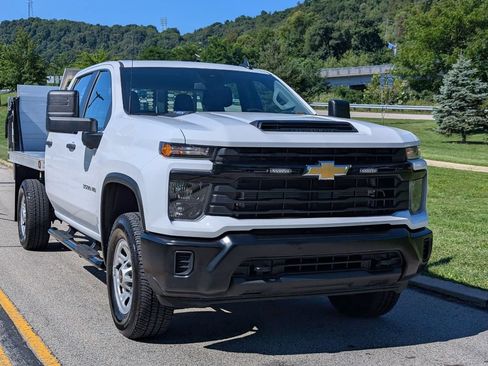 Used 2025 Chevrolet Silverado 3500 W/T w/ Snow Plow Prep/Camper Package AWD/4WD image 2