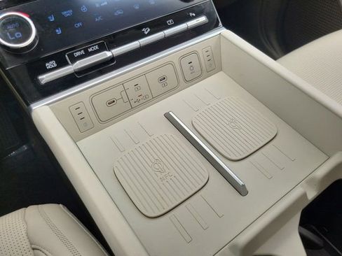 Certified 2025 Hyundai Santa Fe Calligraphy FWD image 30