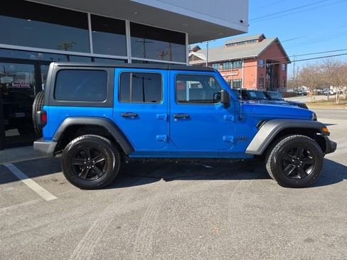 Used 2022 Jeep Wrangler Unlimited Sport image 27