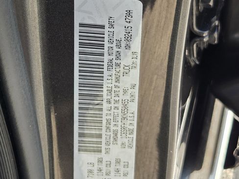 Used 2019 RAM 1500 Limited AWD/4WD image 10