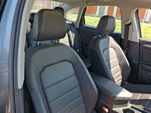 Used 2024 Volkswagen Jetta SE FWD image 13