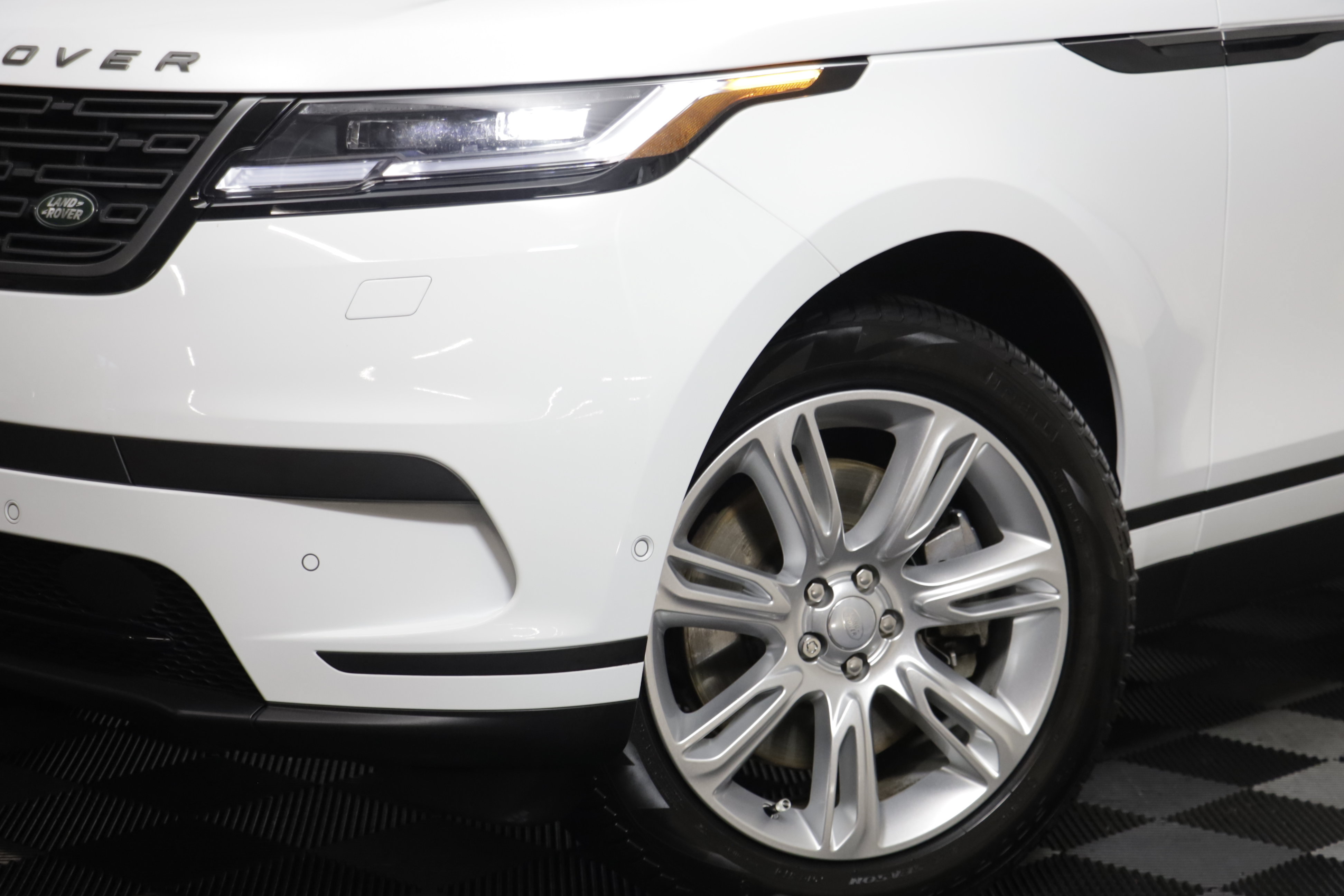 Certified 2026 Land Rover Range Rover Velar S AWD/4WD image 3