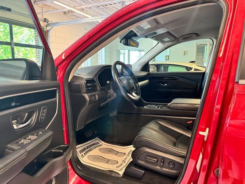 Used 2025 Honda Pilot EX-L image 9