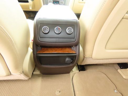 Used 2011 Buick Enclave CXL FWD image 23