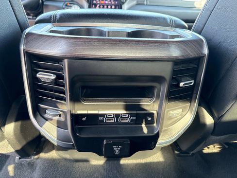 Used 2025 RAM 1500 Laramie AWD/4WD image 17