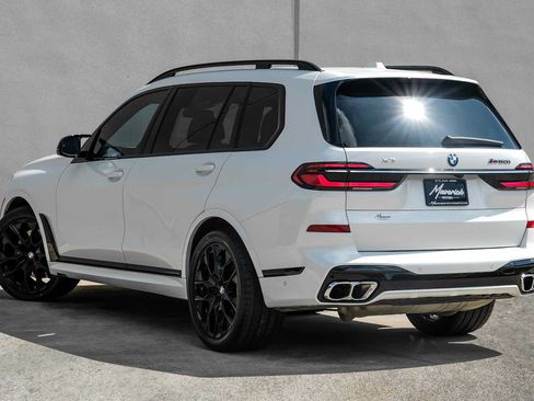 Used 2025 BMW X7 M60i AWD/4WD image 11