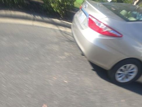 Used 2017 Toyota Camry LE image 3