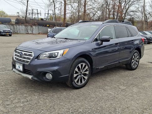 Used 2017 Subaru Outback 2.5i Limited AWD/4WD image 3
