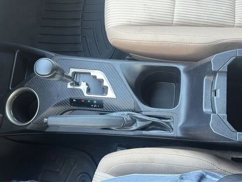 Used 2013 Toyota RAV4 XLE image 37