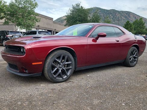 Certified 2020 Dodge Challenger SXT w/ Driver Convenience Group RWD image 1