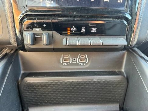 Used 2024 RAM 1500 Limited AWD/4WD image 21