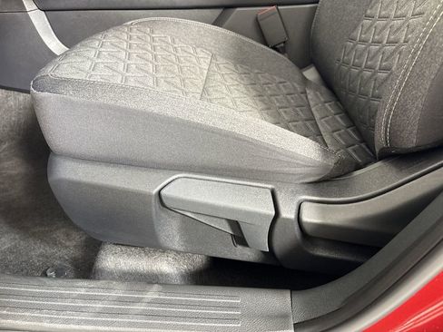 Used 2025 Nissan Kicks SV FWD image 14