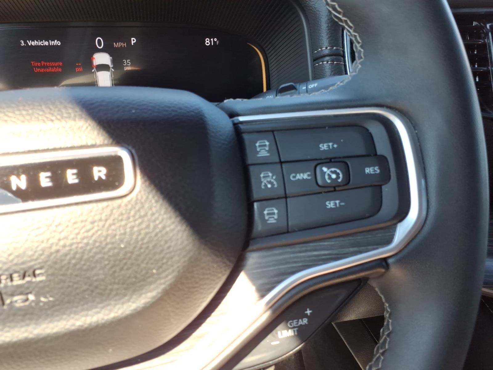Used 2024 Jeep Wagoneer Series II AWD/4WD image 17