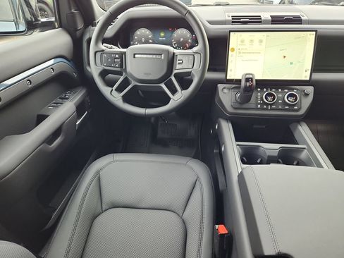 Used 2026 Land Rover Defender 110 X-Dynamic SE AWD/4WD image 4