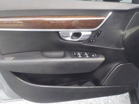 Used 2018 Volvo S90 T5 Momentum image 9
