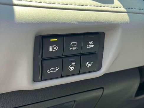 Certified 2022 Toyota Highlander Platinum image 24