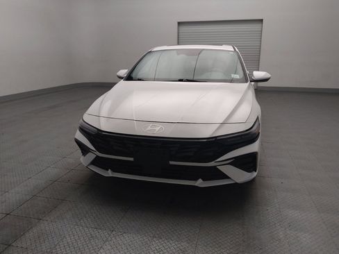Used 2025 Hyundai Elantra SEL FWD image 15