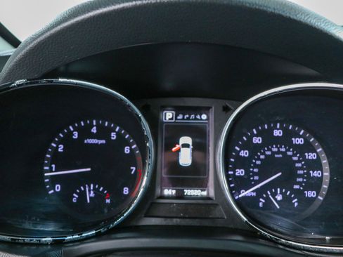 Used 2018 Hyundai Santa Fe Sport FWD image 15