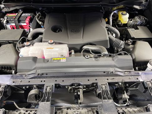 New 2025 Toyota Tundra Limited AWD/4WD image 9