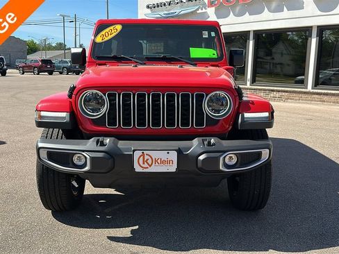 Used 2025 Jeep Wrangler Unlimited Sahara AWD/4WD image 2