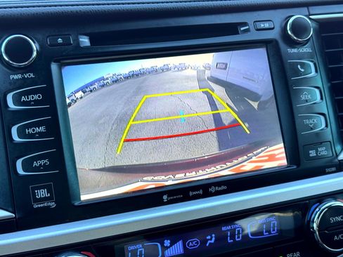 Used 2019 Toyota Highlander Limited image 33