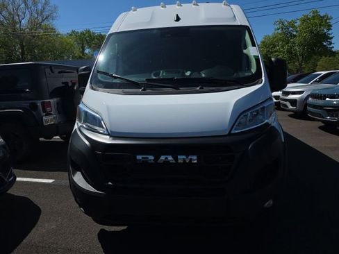 Used 2025 RAM ProMaster 3500 w/ Convenience Group FWD image 2