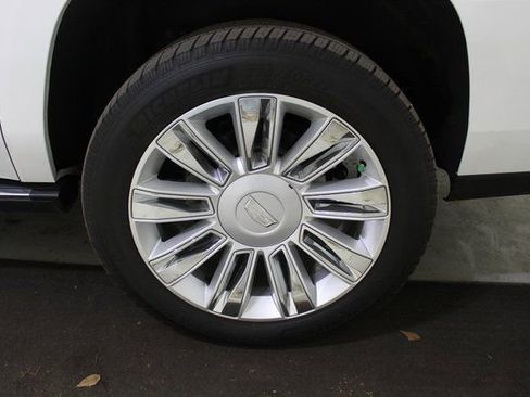 Used 2018 Cadillac Escalade ESV Platinum image 22