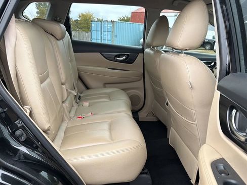 Used 2017 Nissan Rogue S image 15